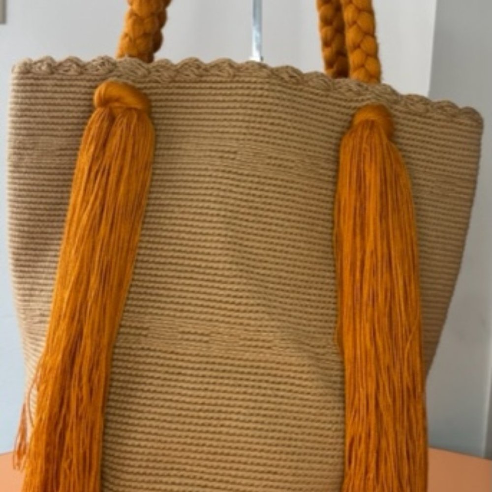 Cascada-Mostaza Tote Bag